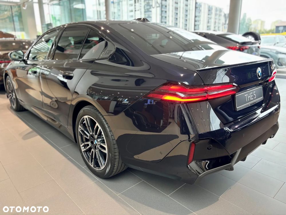 BMW Seria 5 520i mHEV M Sport - 6
