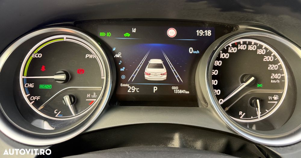 Toyota Camry Business Edition - 14