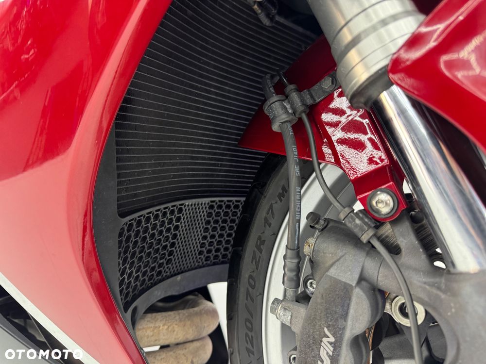 Honda VFR - 12
