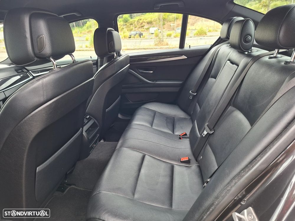 BMW 520 d Auto - 13