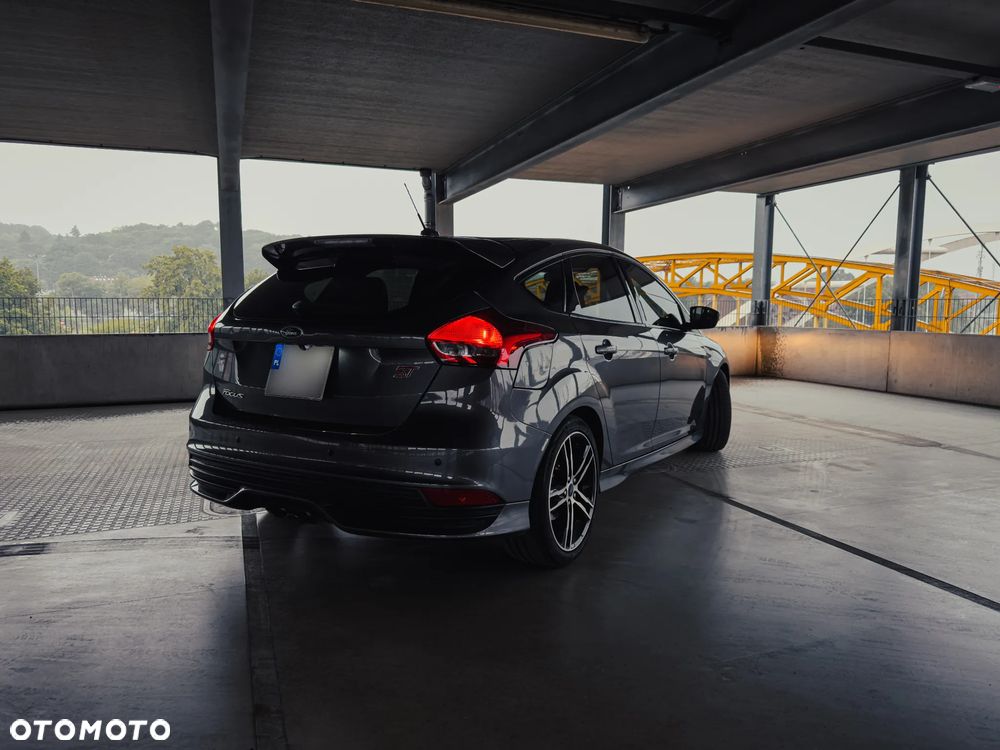 Ford Focus 2.0 EcoBoost ST - 7