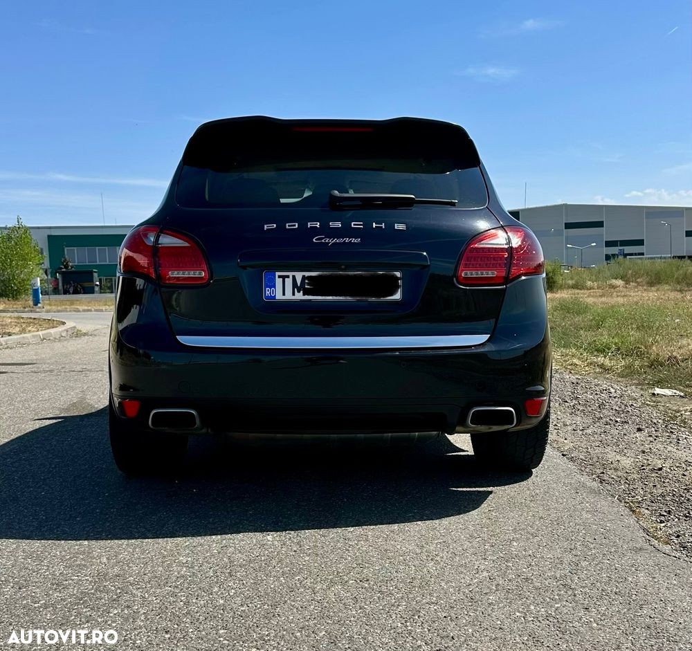 Porsche Cayenne 3.0 L V6 - 3