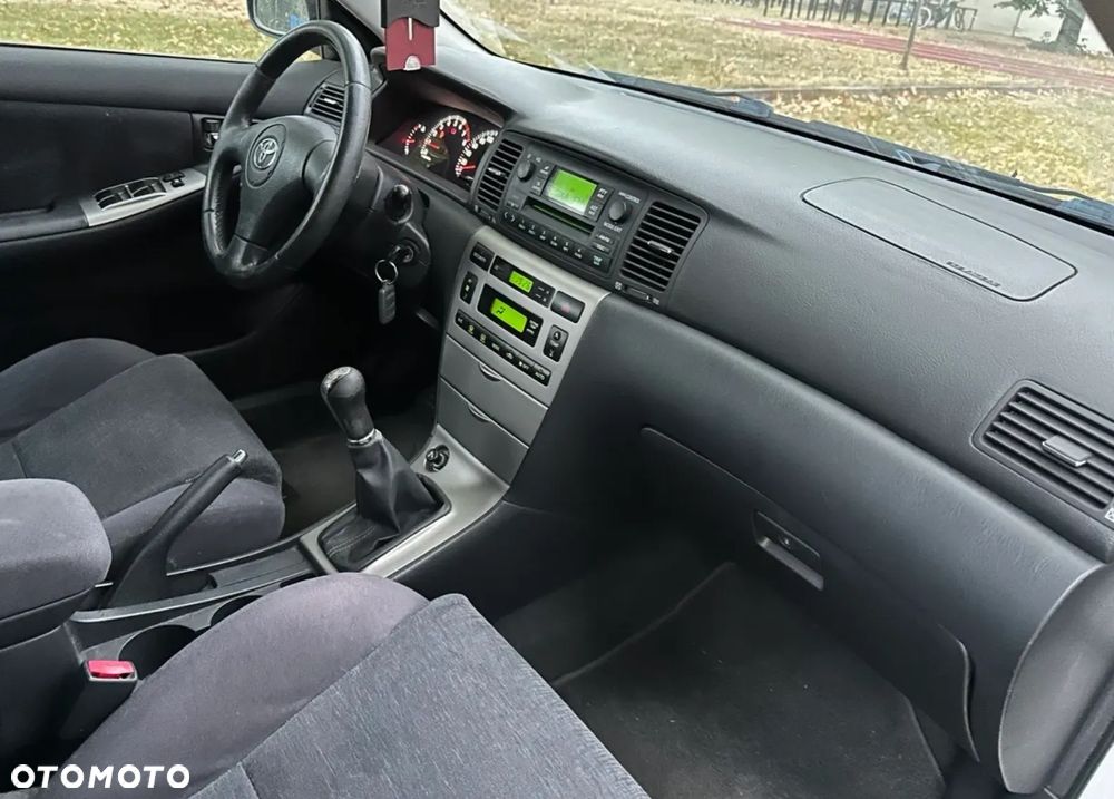Toyota Corolla 1.6 VVT-i Sol - 11
