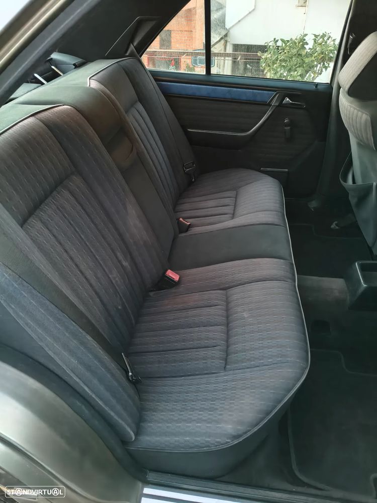 Mercedes-Benz W124 (1984-1997) - 13