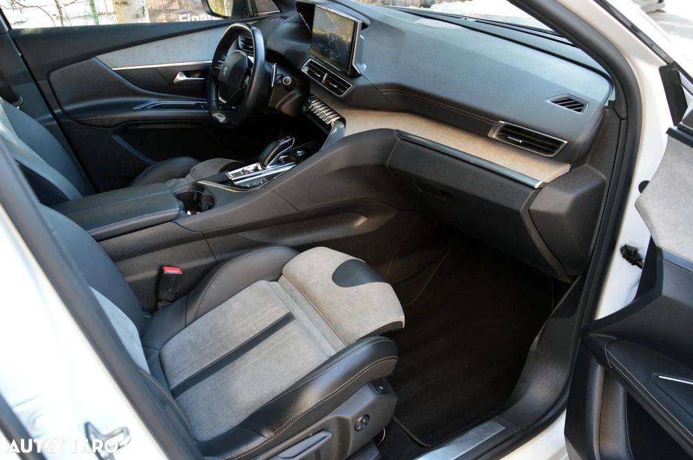 Peugeot 3008 225 e-EAT8 GT - 12