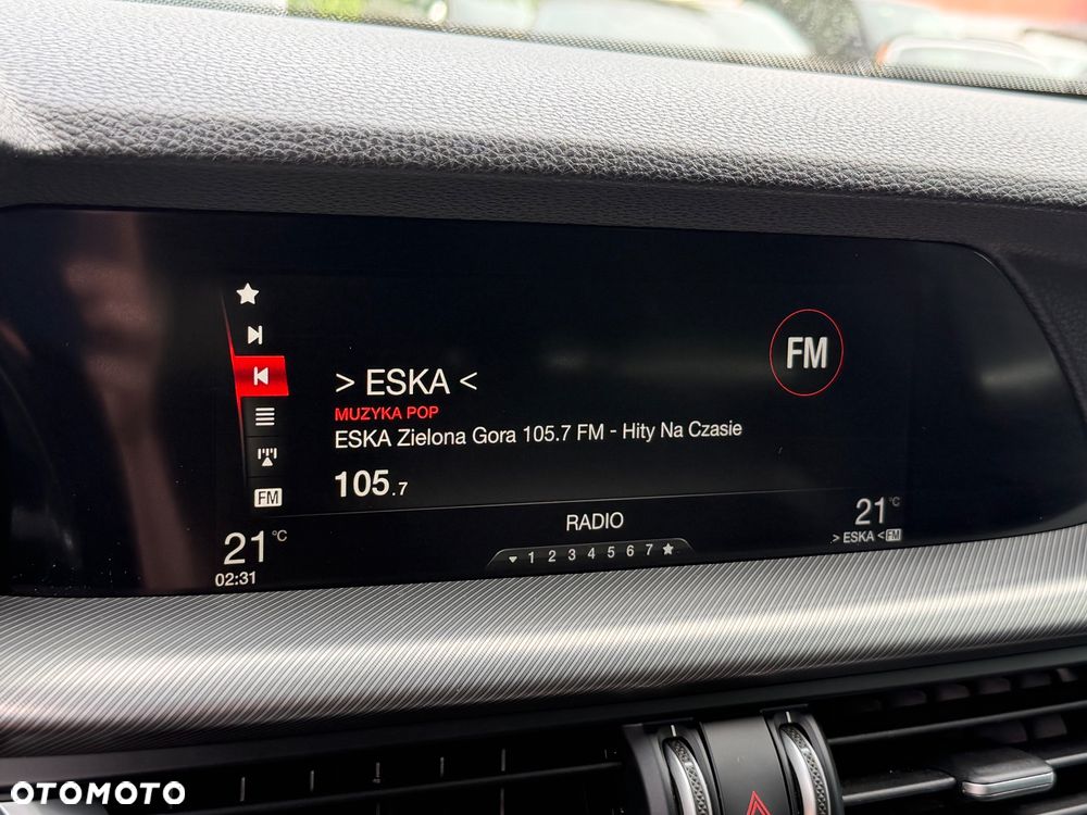 Alfa Romeo Stelvio 2.0 Turbo 16V AT8-Q4 Veloce - 25