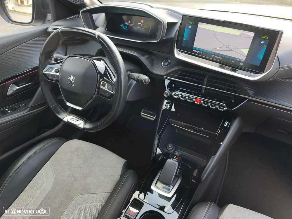 Peugeot e-208 GT+ - 14