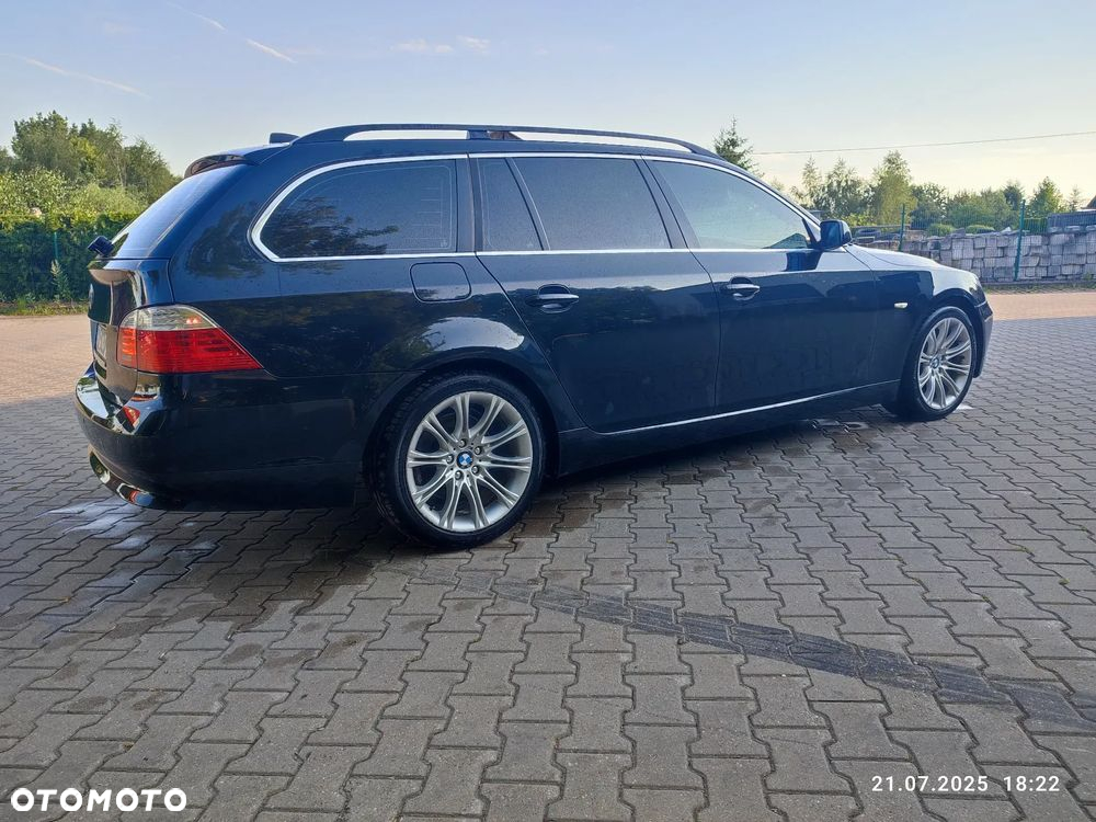 BMW Seria 5 530d Touring - 10