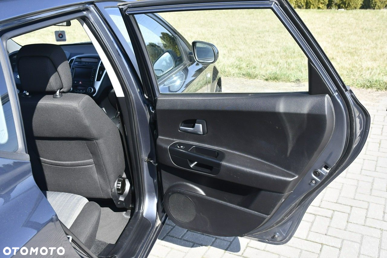 Kia Ceed - 21