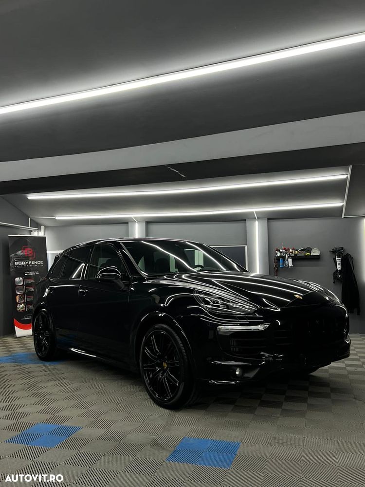 Porsche Cayenne Platinum Edition - 1