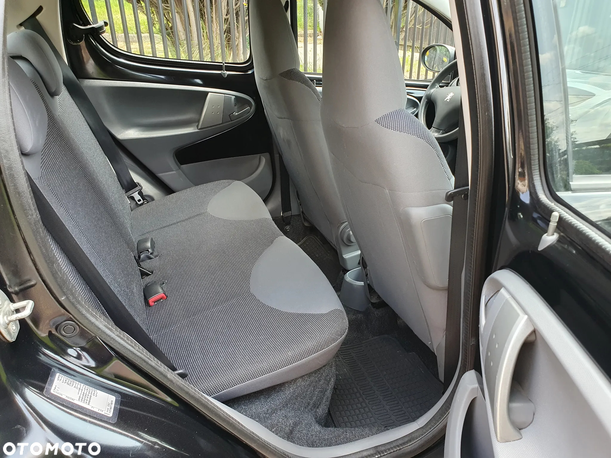 Peugeot 107 1.0 Active - 12
