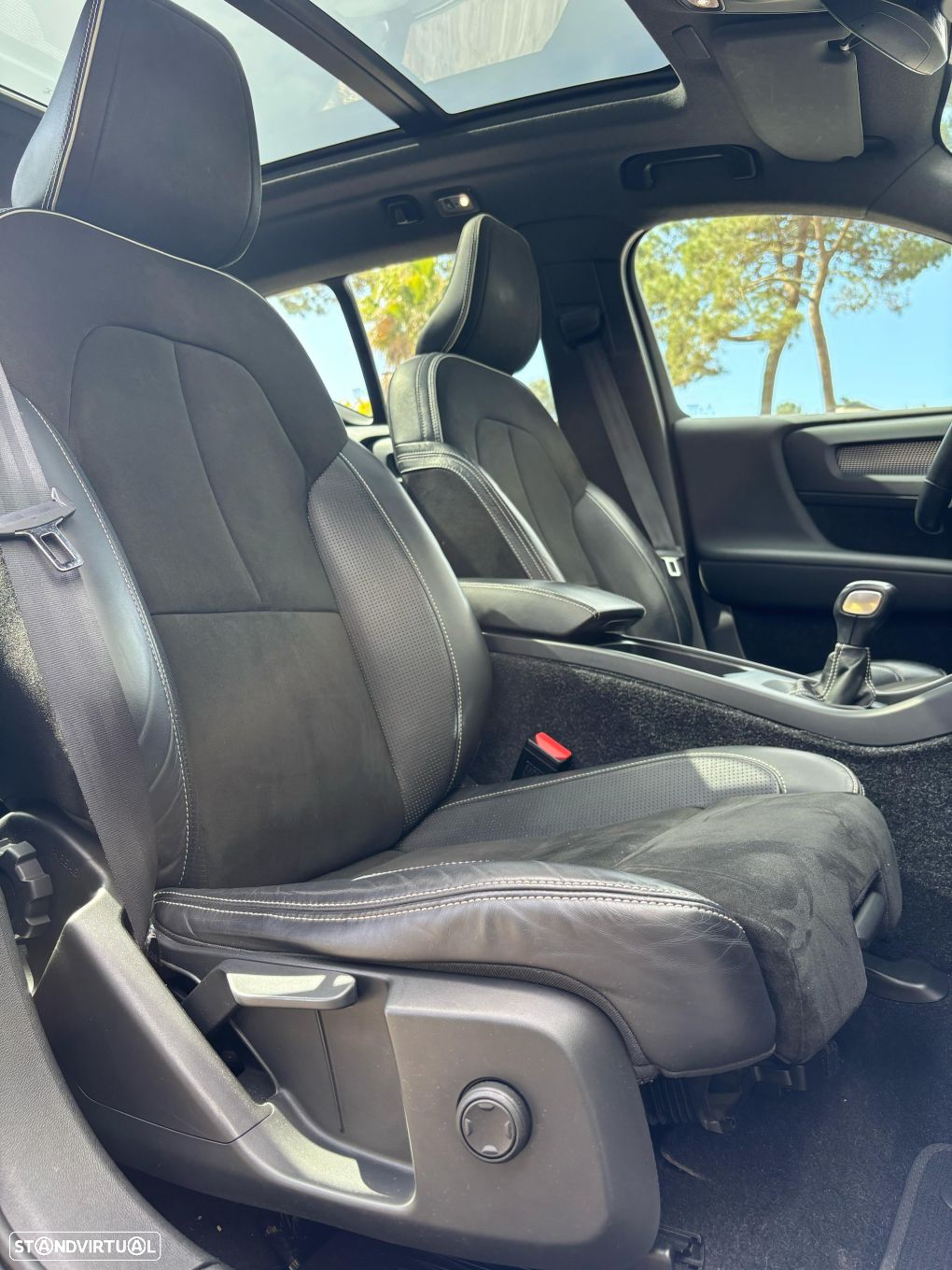 Volvo XC 40 1.5 T3 R-Design Tech Edition - 16