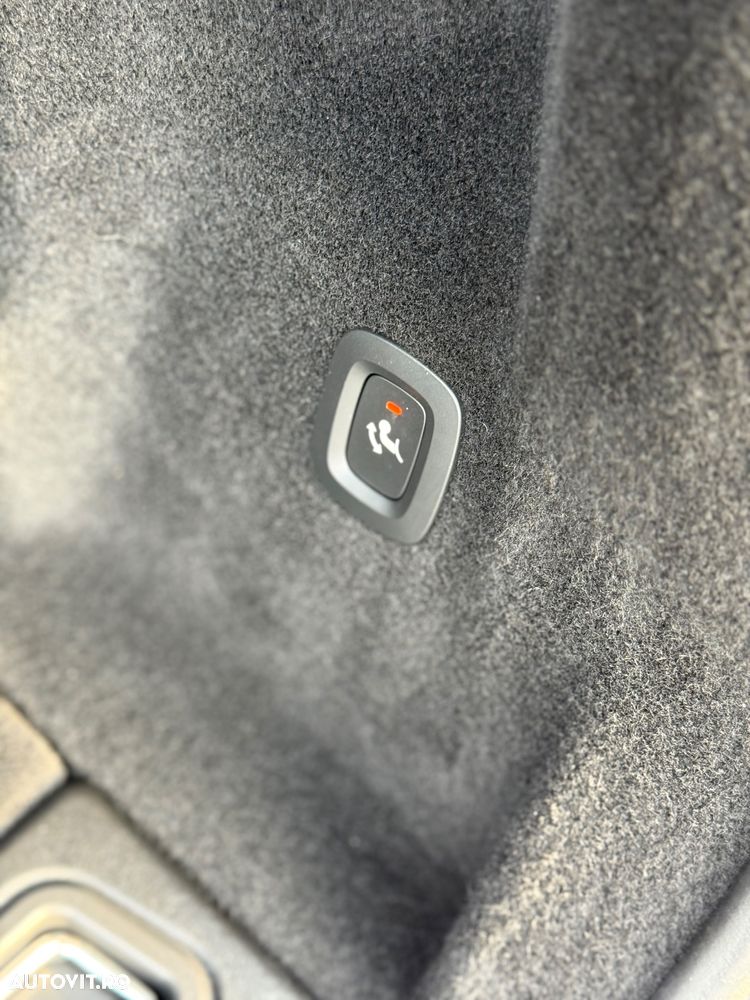 Volvo XC 60 D5 AWD Geartronic Inscription - 11