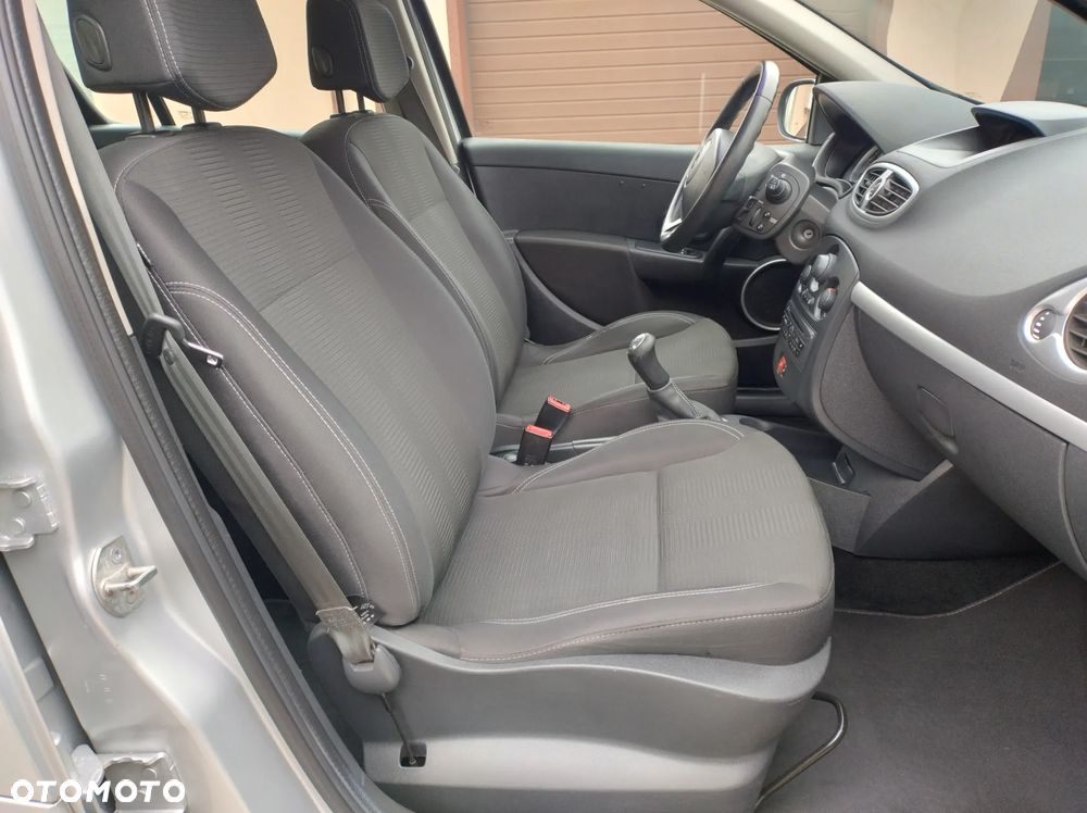 Renault Clio 1.2 16V 75 Dynamique - 25