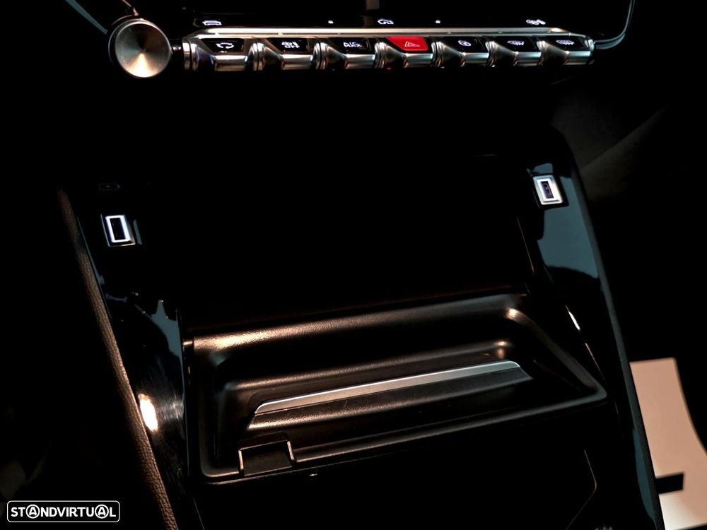 Peugeot e-208 51 kWh Allure - 23