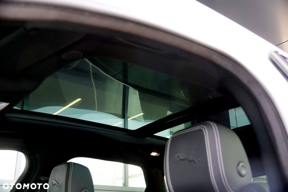 Jaguar F-Pace 2.0 D200 mHEV AWD R-Dynamic SE - 37