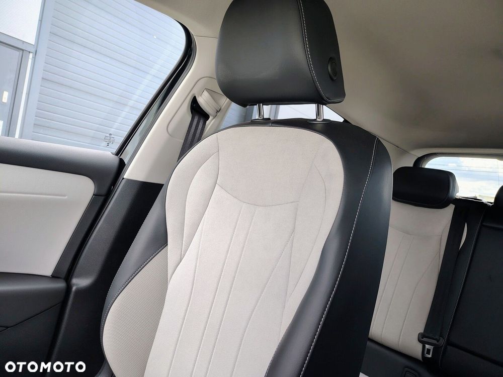 Volkswagen T-Roc - 17