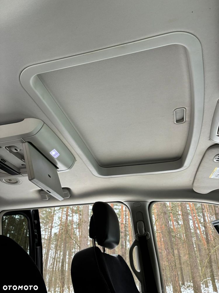 Chrysler Town & Country 3.6 Limited - 27