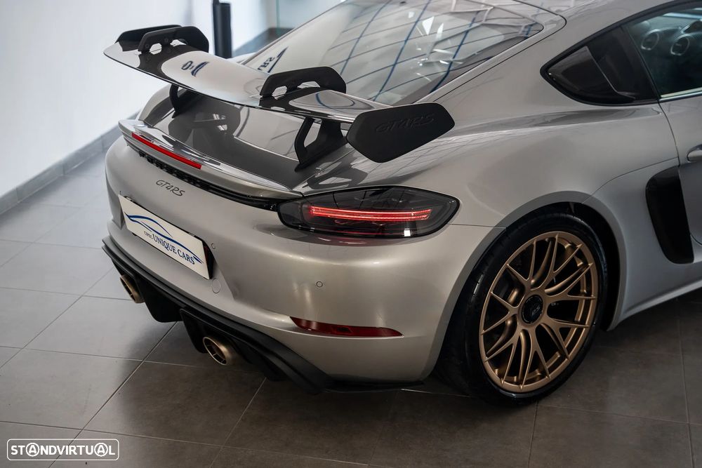 Porsche 718 Cayman GT4 RS - 13