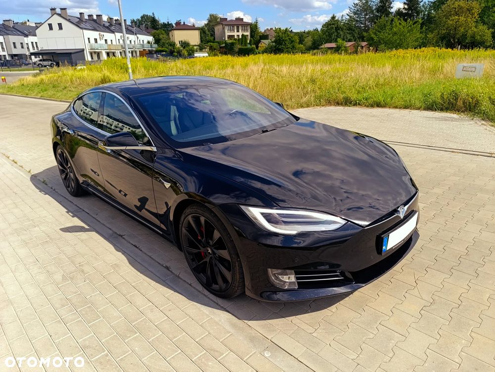 Tesla Model S - 2