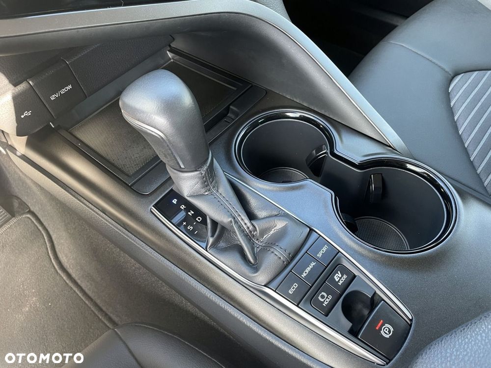 Toyota Camry 2.5 Hybrid Prestige CVT - 23