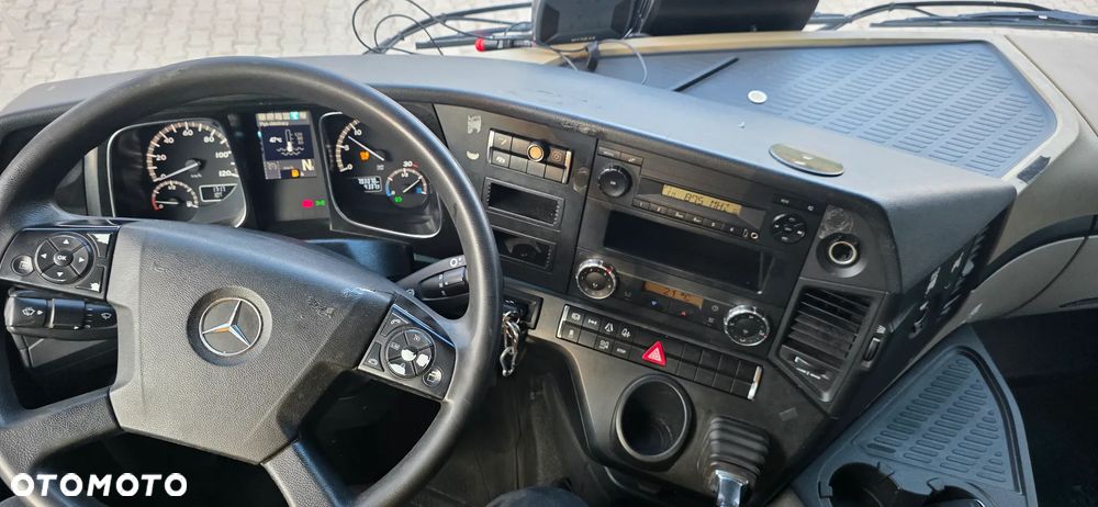 Mercedes-Benz ACTROS - 11