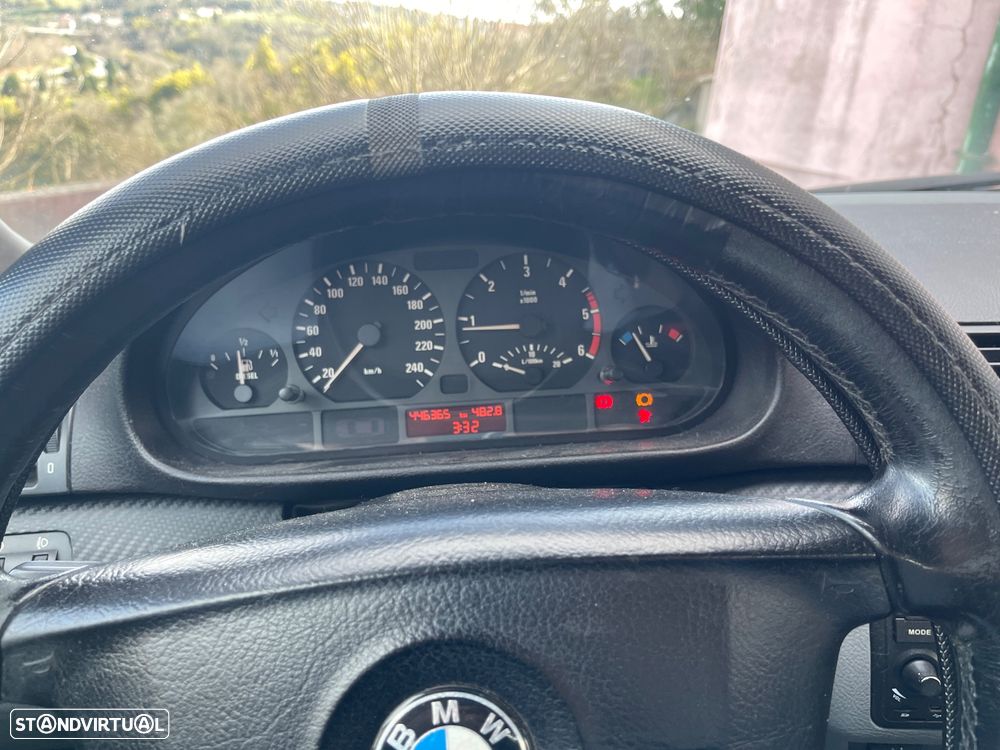 BMW 320 d Touring - 10