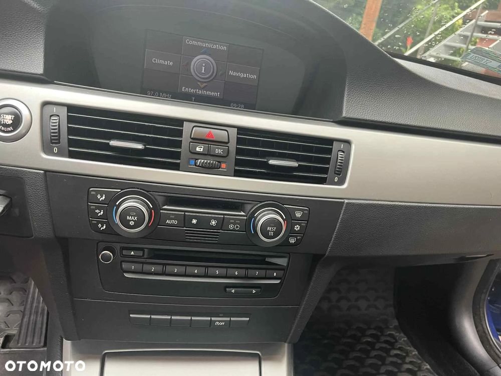BMW Seria 3 318i - 14
