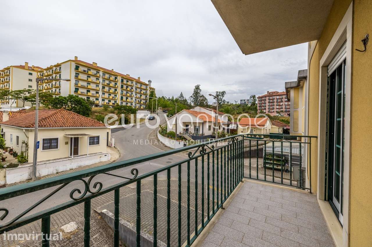 Apartamento T3 c/ Sótão & Parqueamento | Telheiro, Leiria - Grande imagem: 3/31