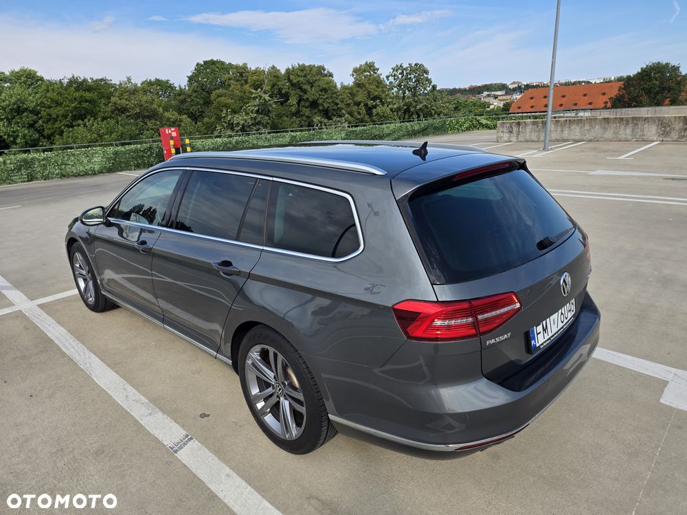 Volkswagen Passat - 2