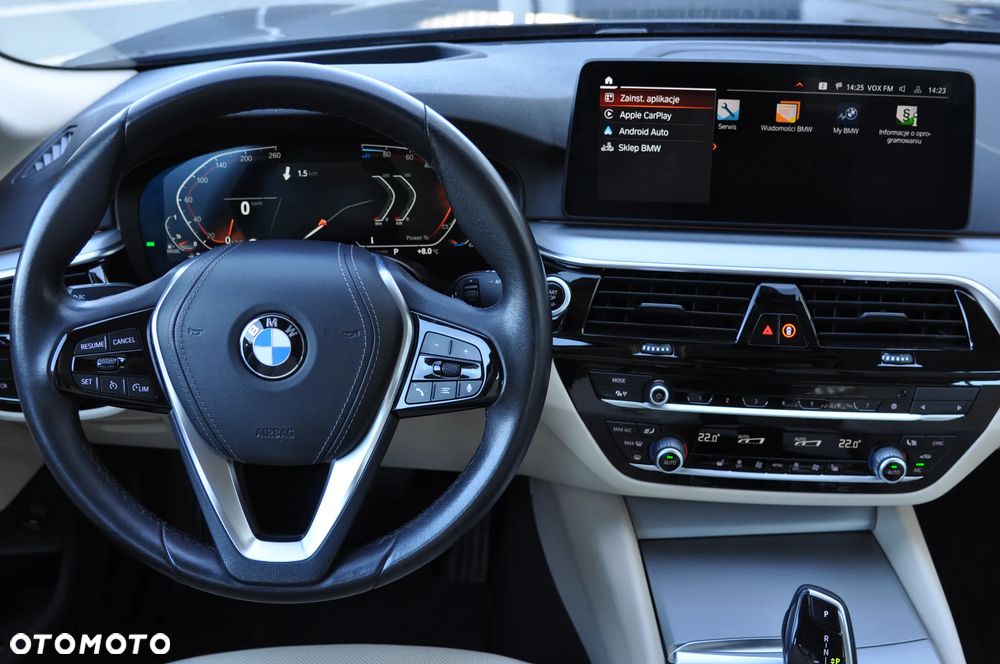 BMW Seria 5 520d xDrive - 28