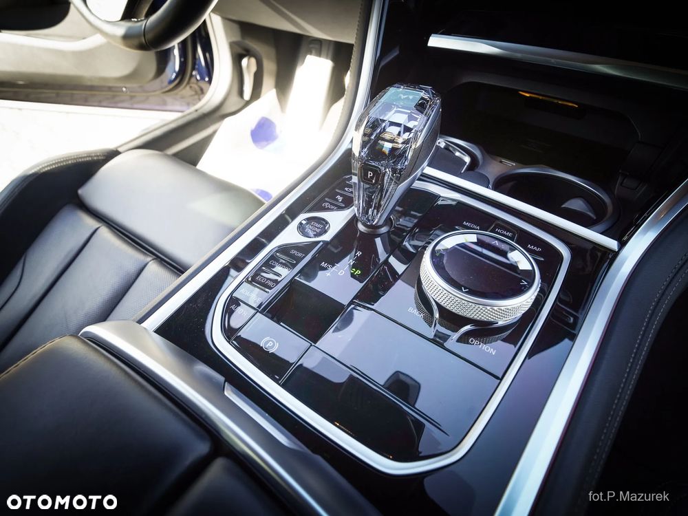 BMW Seria 8 - 16