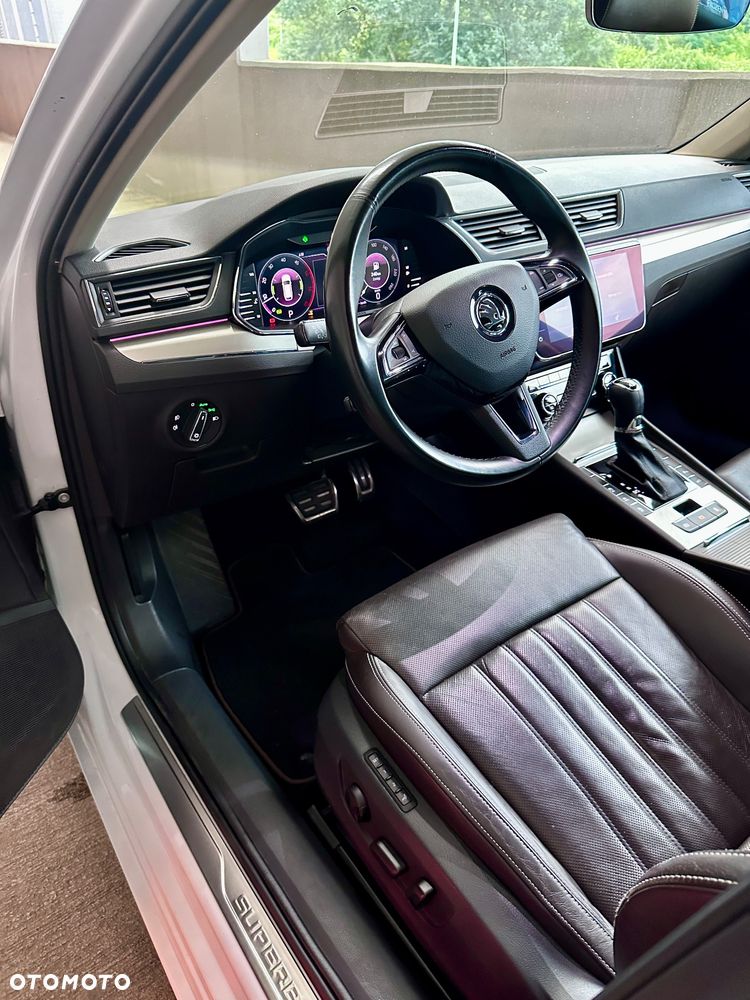 Skoda Superb 2.0 TDI SCR 4x4 L&K DSG - 13