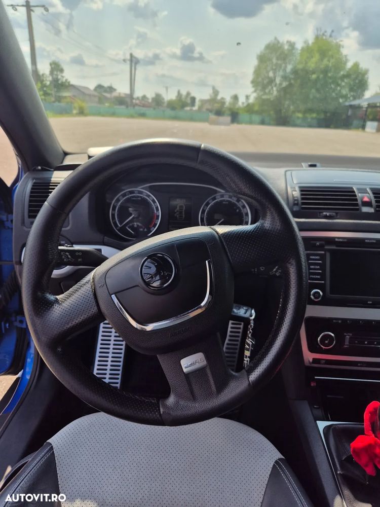 Skoda Octavia 2.0 TDI RS - 7