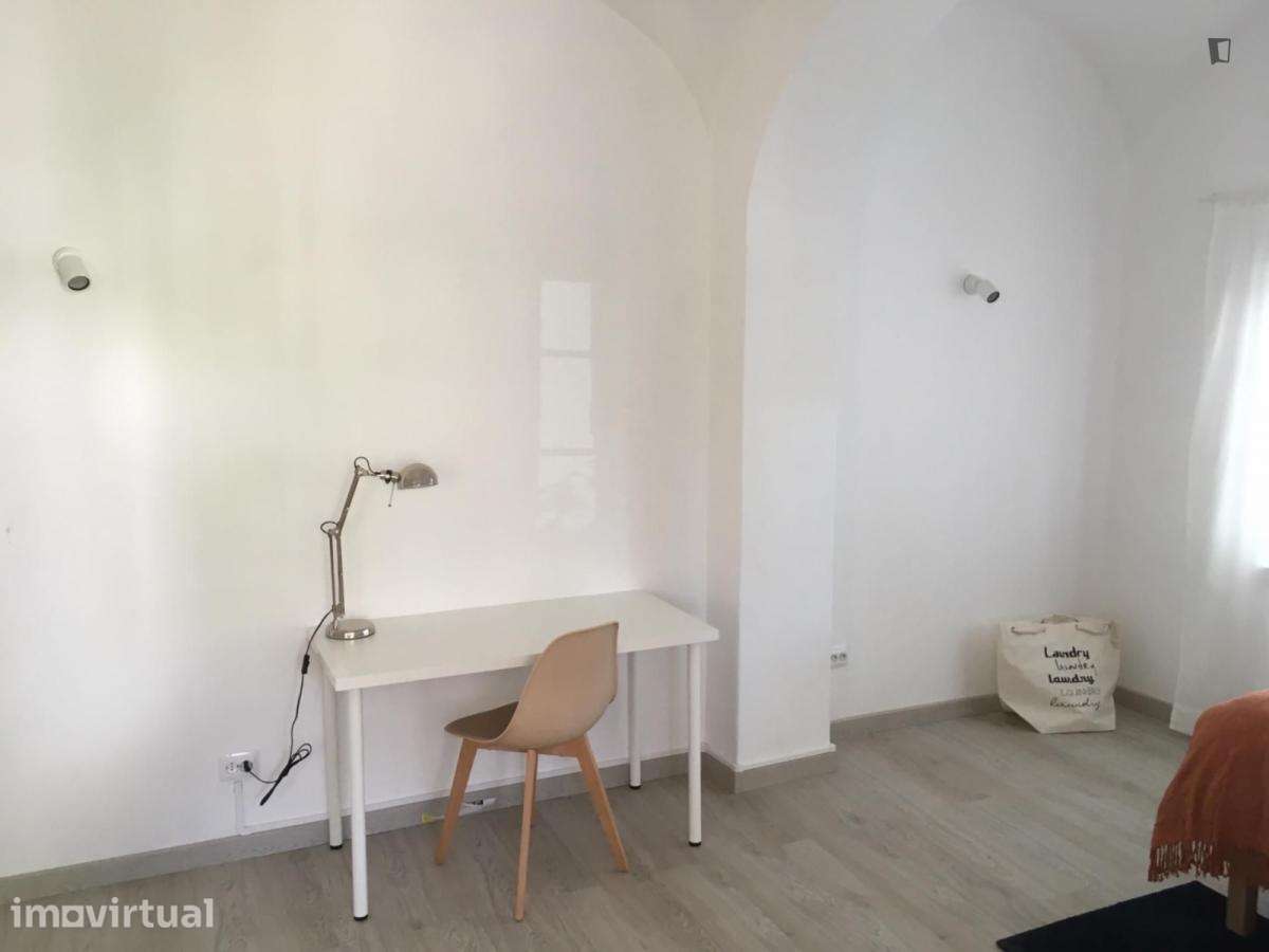 Quarto - localizado em Oeiras Lisbon - Grande imagem: 5/24