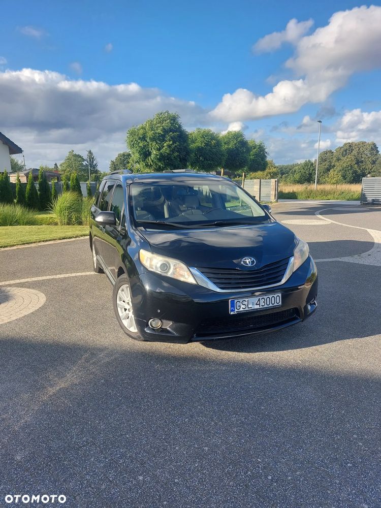 Toyota Sienna 3.5 XLE AWD - 1