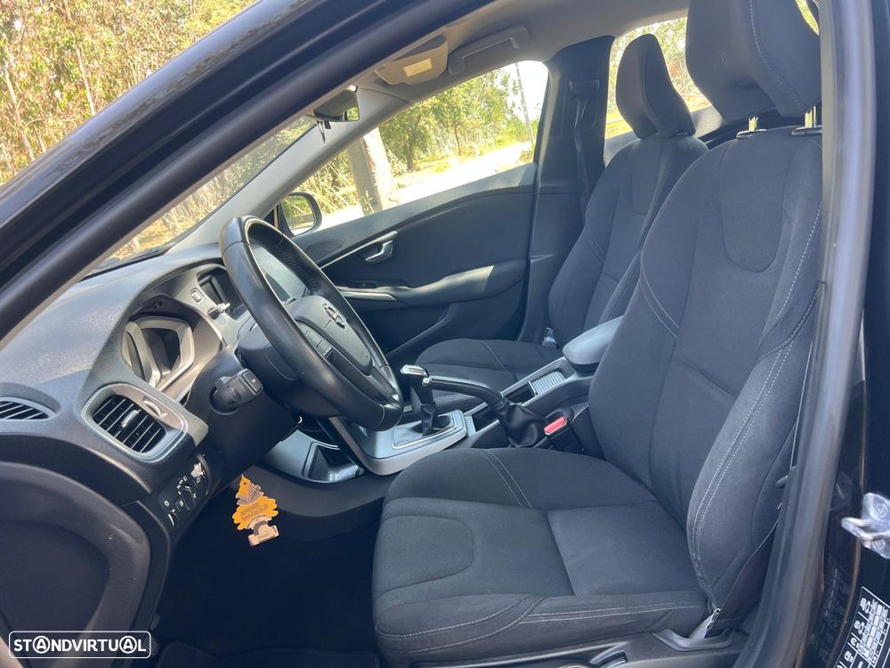Volvo V40 2.0 D2 Momentum - 28