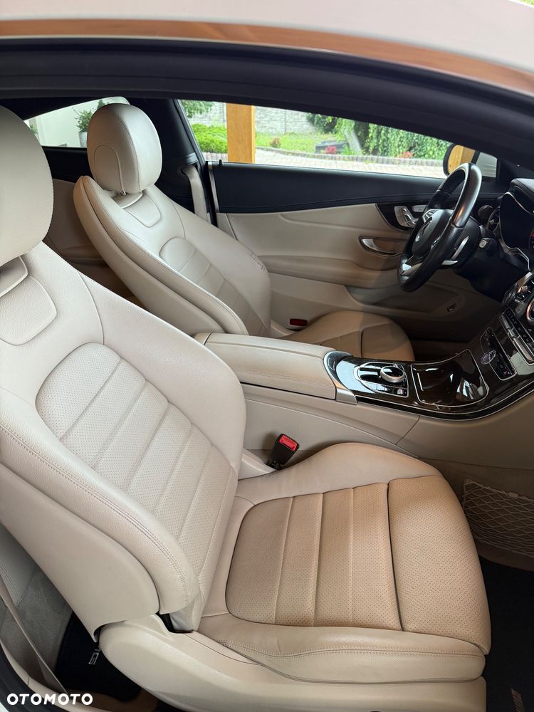 Mercedes-Benz Klasa C 300 7G-TRONIC - 27