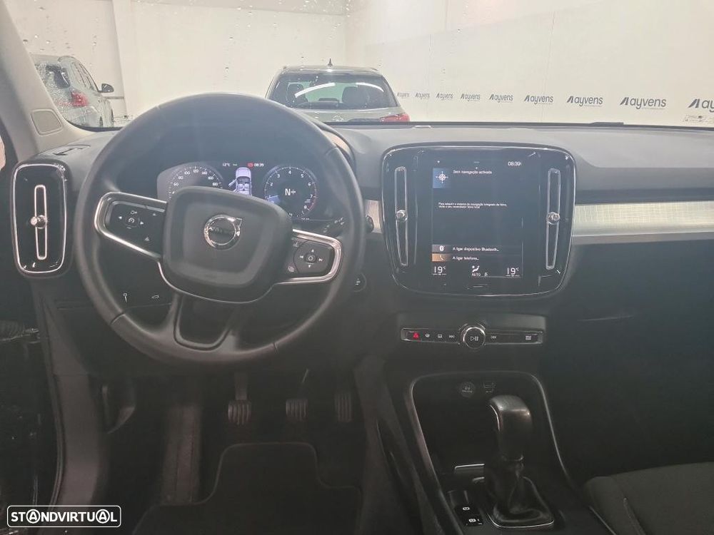 Volvo XC 40 1.5 T2 Momentum - 9