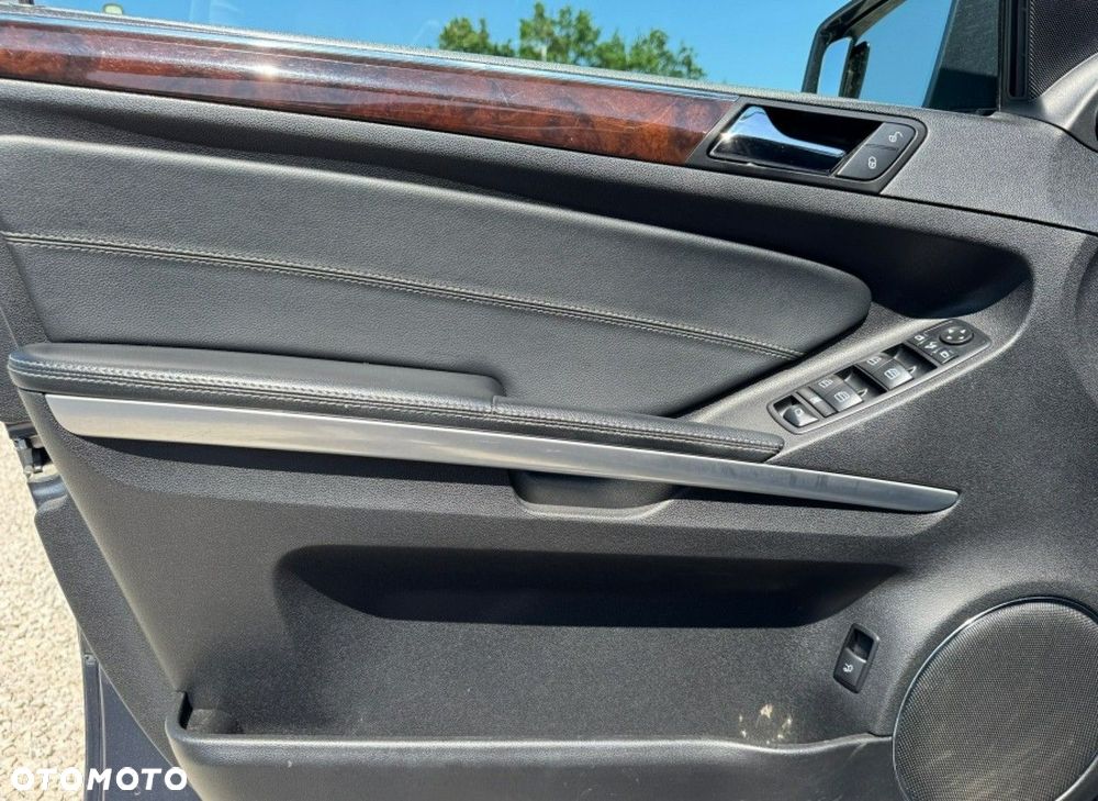 Mercedes-Benz GL - 14