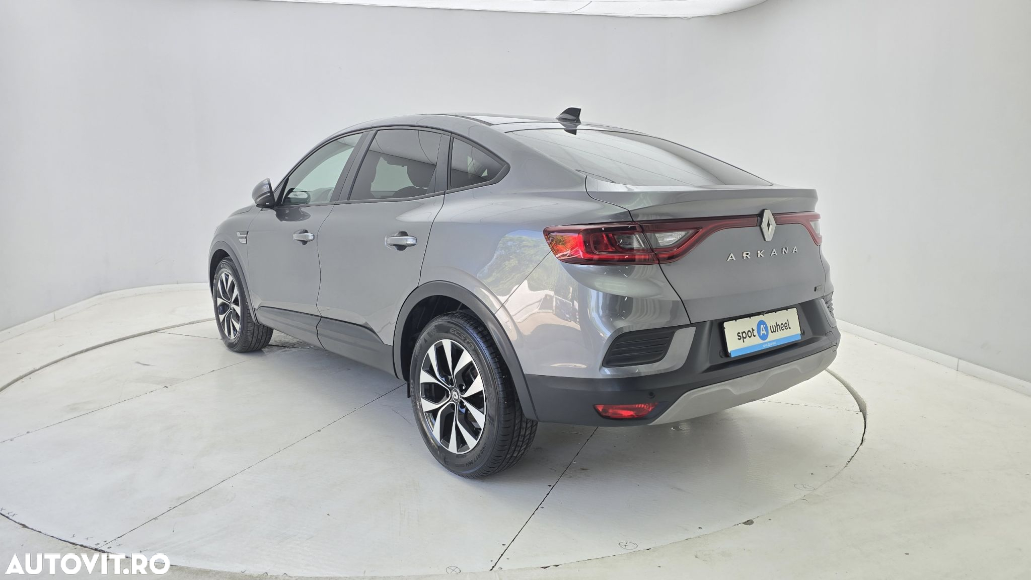 Renault Arkana E-TECH 145 Evolution - 8