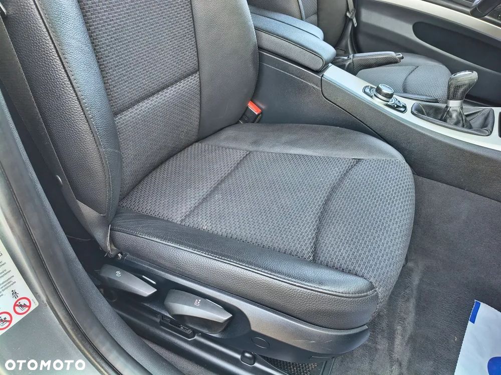 BMW Seria 3 320d DPF Edition Sport - 23