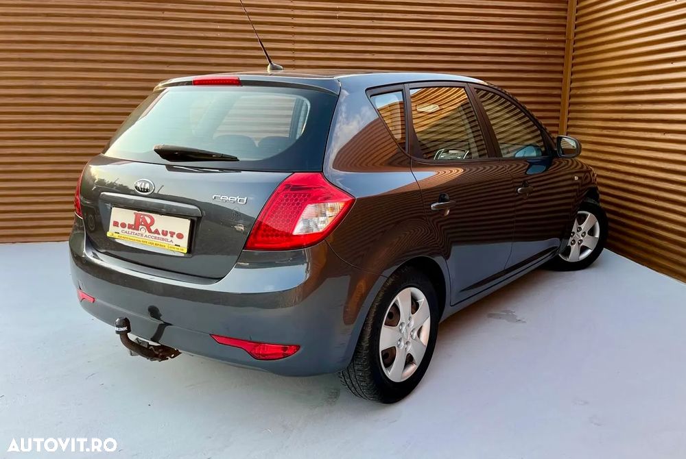 Kia Ceed 1.4 CVVT Attract - 3