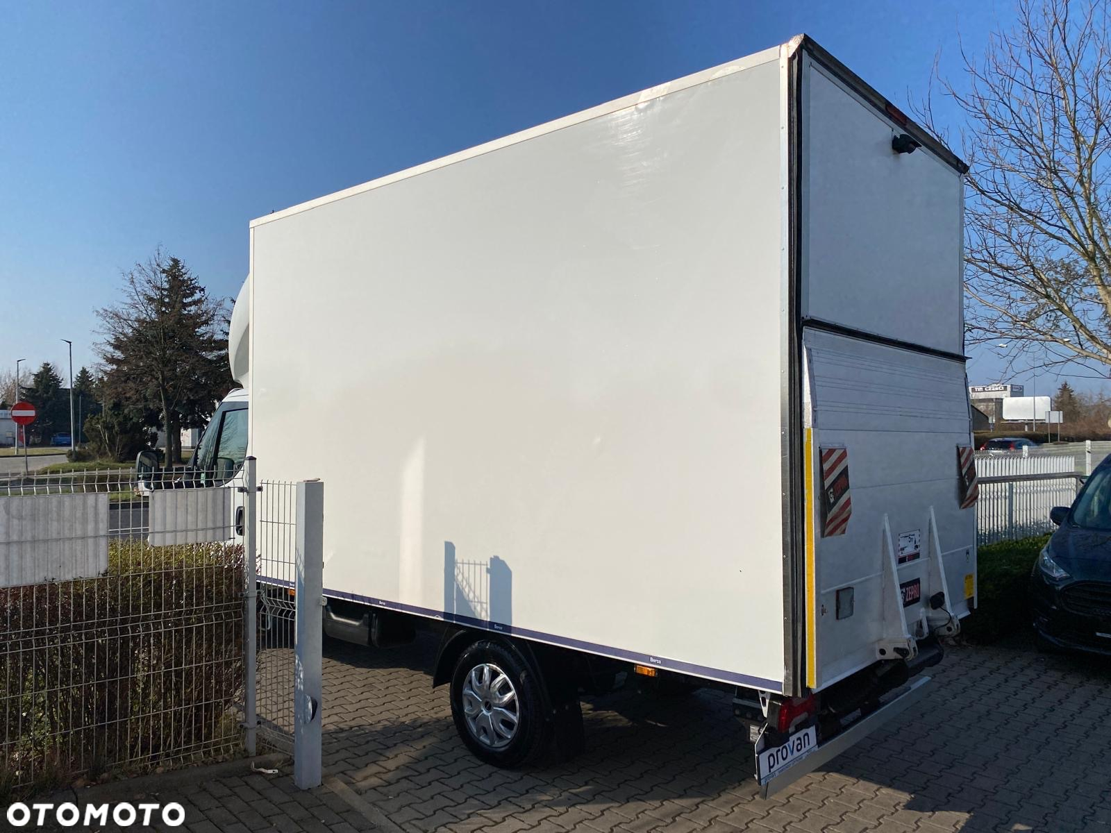 Iveco DAILY 35-160 HI-MATIC KONTENER WINDA WYSOKOŚĆ KONTENERA 2,5 M - 14