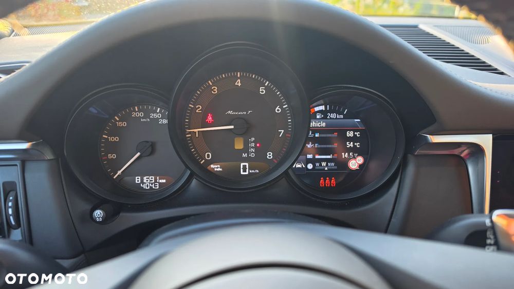 Porsche Macan T - 17