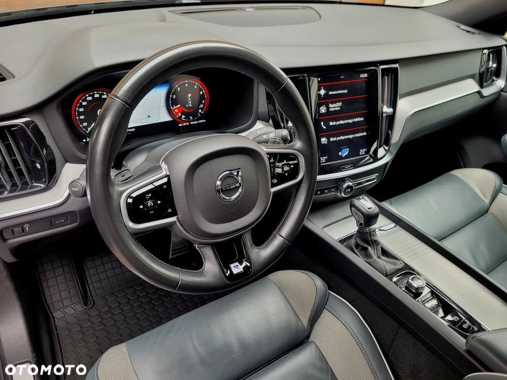 Volvo V60 T4 R-Design - 13