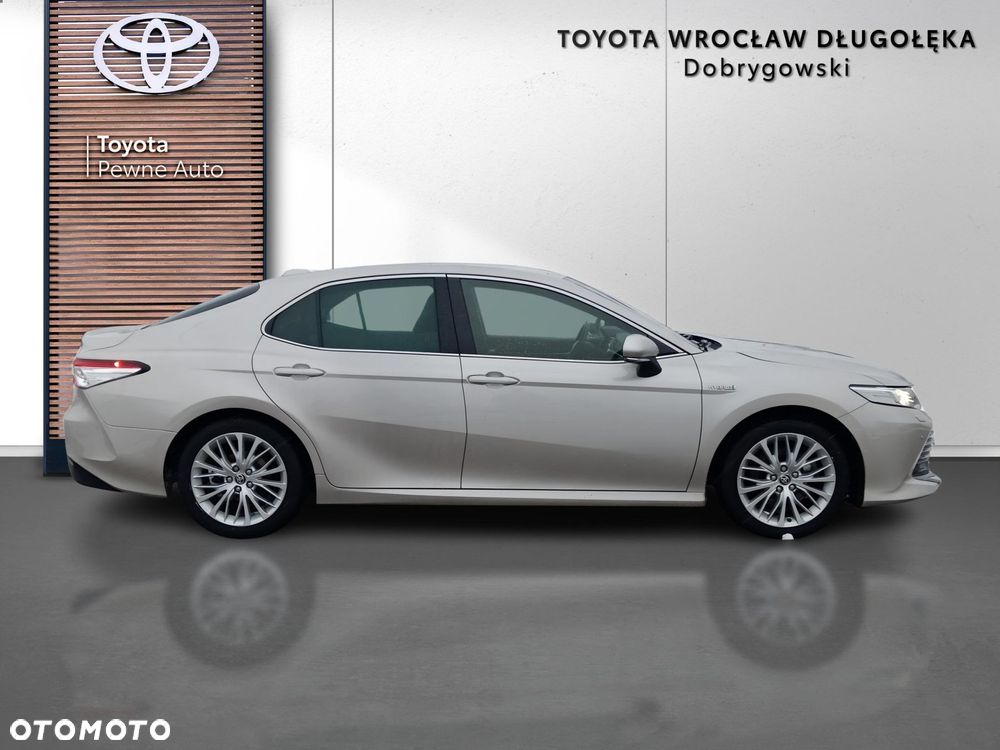 Toyota Camry 2.5 Hybrid Executive CVT - 8