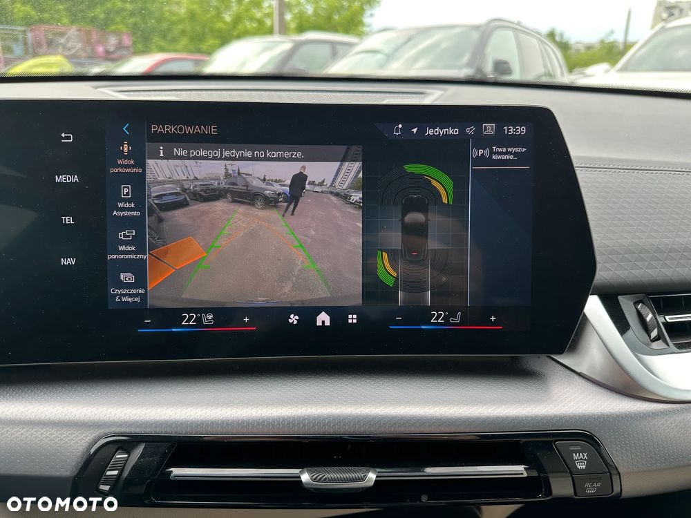 BMW iX2 eDrive20 66.5kWh M Sport - 18