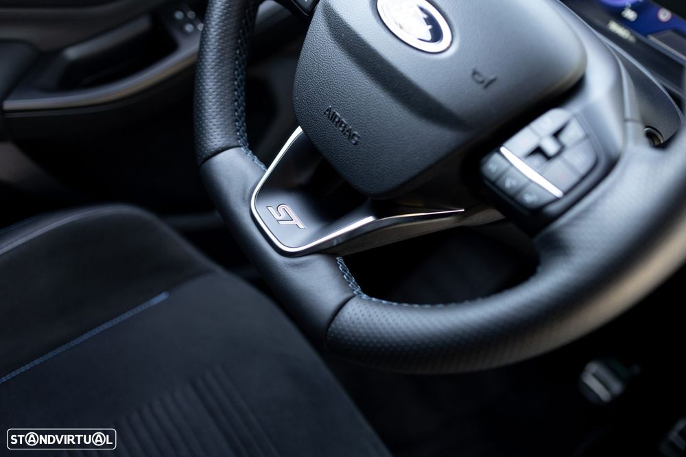 Ford Focus 2.3 EcoBoost S&S ST - 43