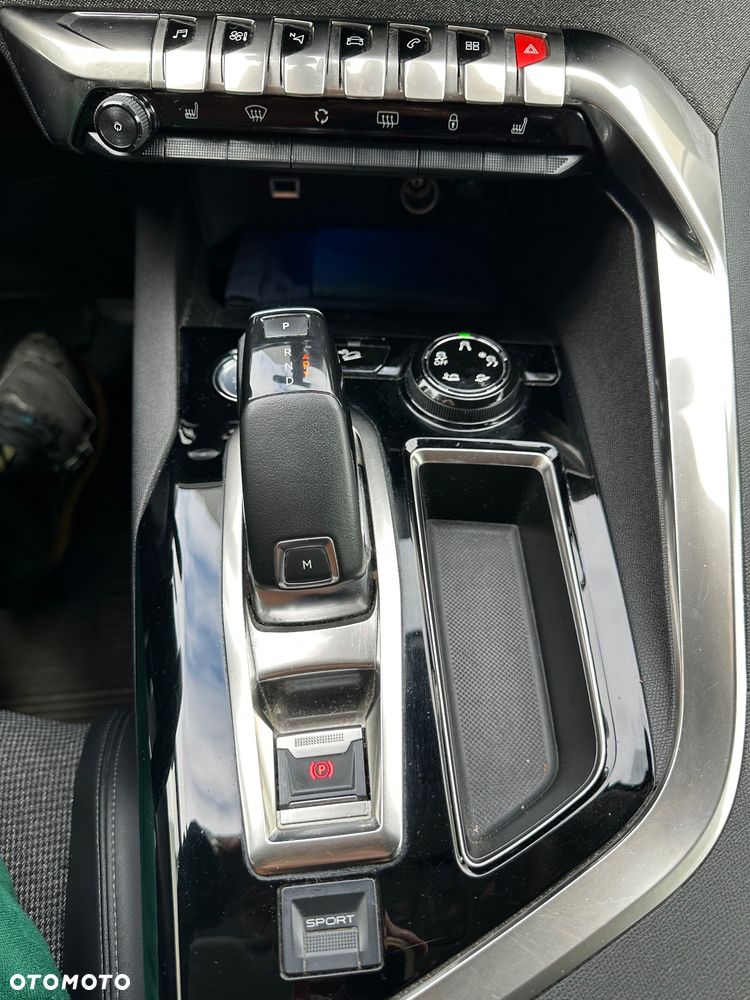 Peugeot 5008 1.5 BlueHDI Allure S&S EAT8 - 23
